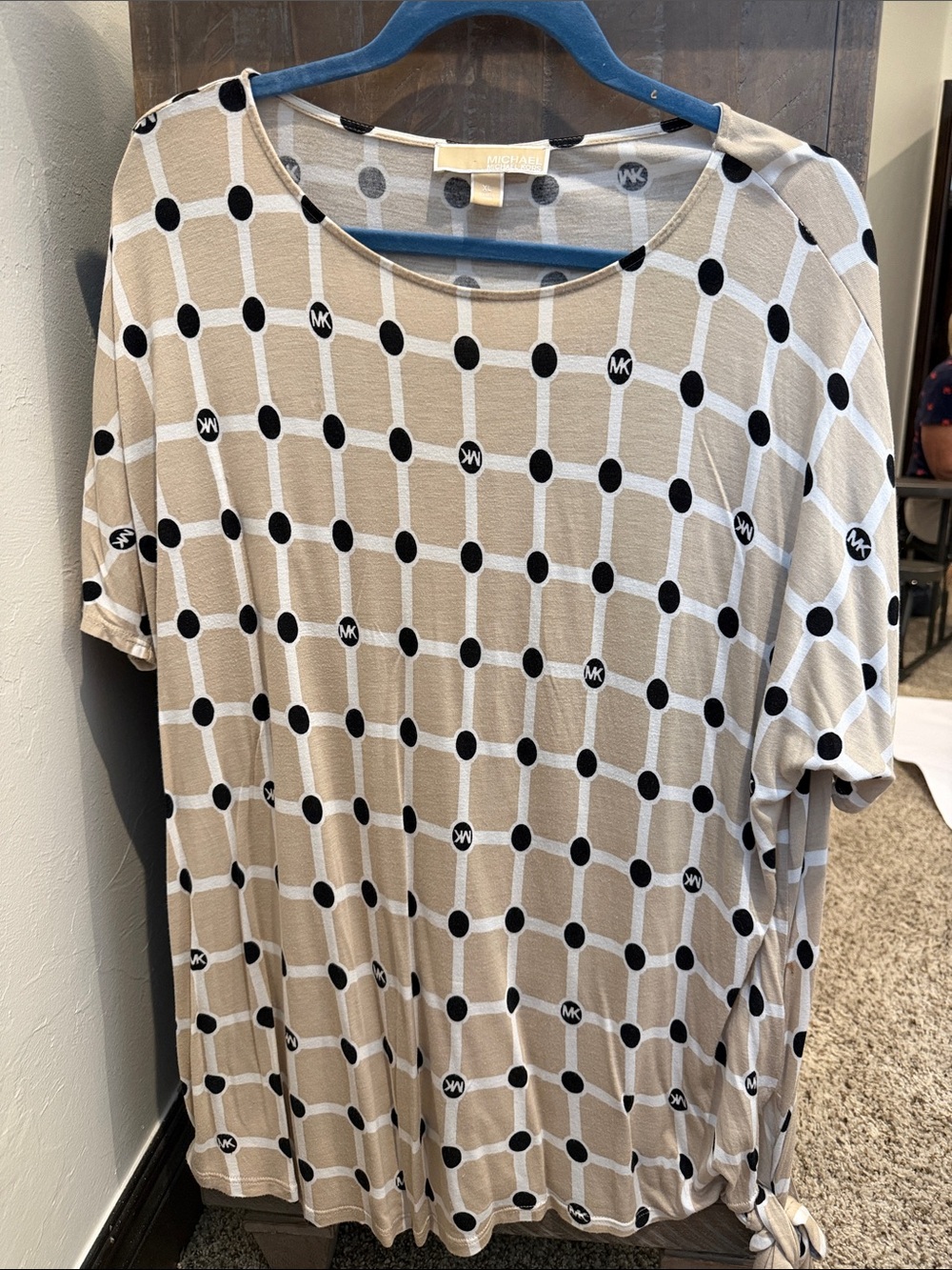 Michael Kors Beige and Black Grid-Print Short Sleeve Tee
